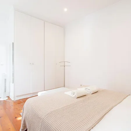 Camoes - Bairro Alto - By The Portuguese Story Appartement *