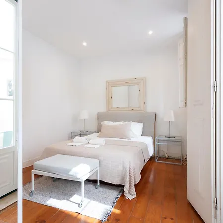 Camoes - Bairro Alto - By The Portuguese Story * Лісабон