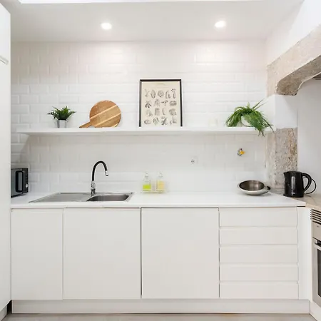 Apartman Camoes - Bairro Alto - By The Portuguese Story