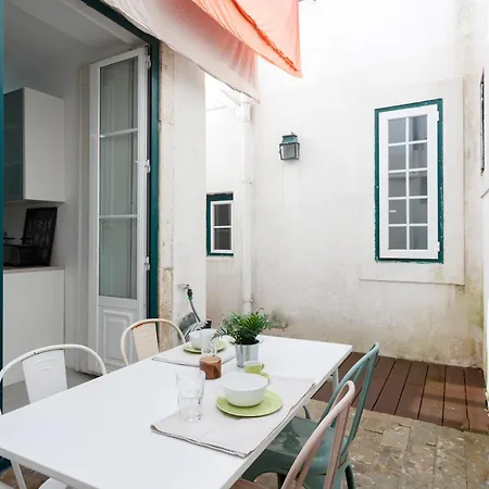 Camoes - Bairro Alto - By The Portuguese Story * Лісабон