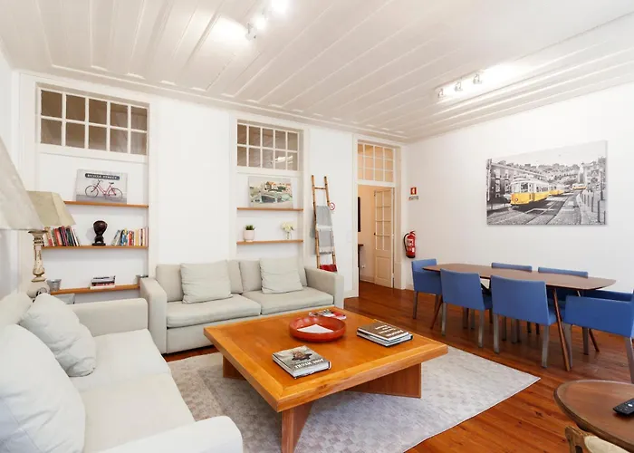 شقة Camoes - Bairro Alto - By The Portuguese Story Lisboa