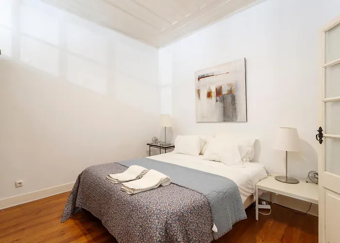 شقة Camoes - Bairro Alto - By The Portuguese Story Lisboa