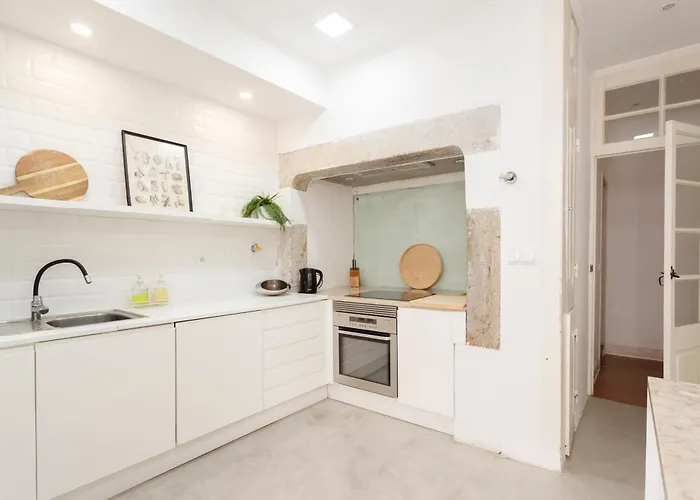 Camoes - Bairro Alto - By The Portuguese Story Lisboa