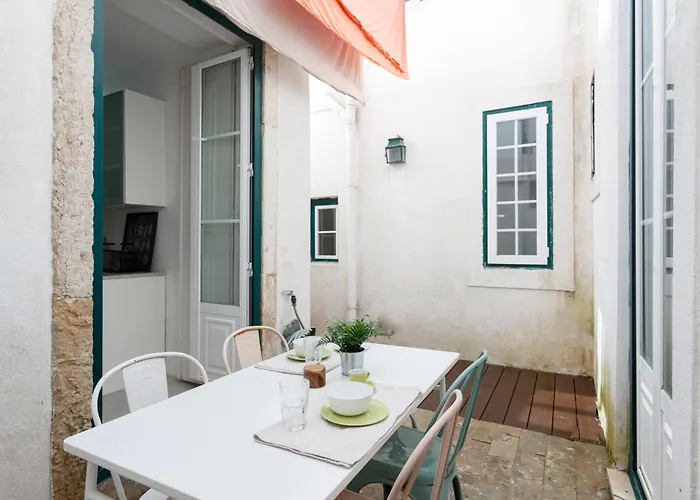 Camoes - Bairro Alto - By The Portuguese Story * Lisboa