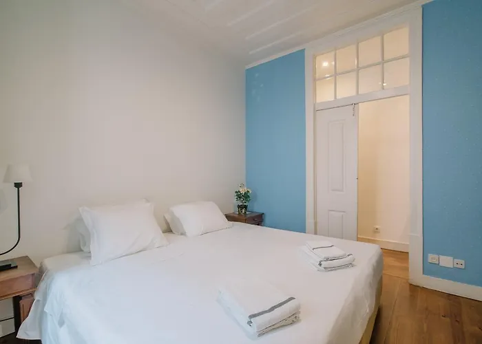 Camoes - Bairro Alto - By The Portuguese Story Lisboa