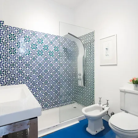 Apartment Camoes - Bairro Alto - By The Portuguese Story